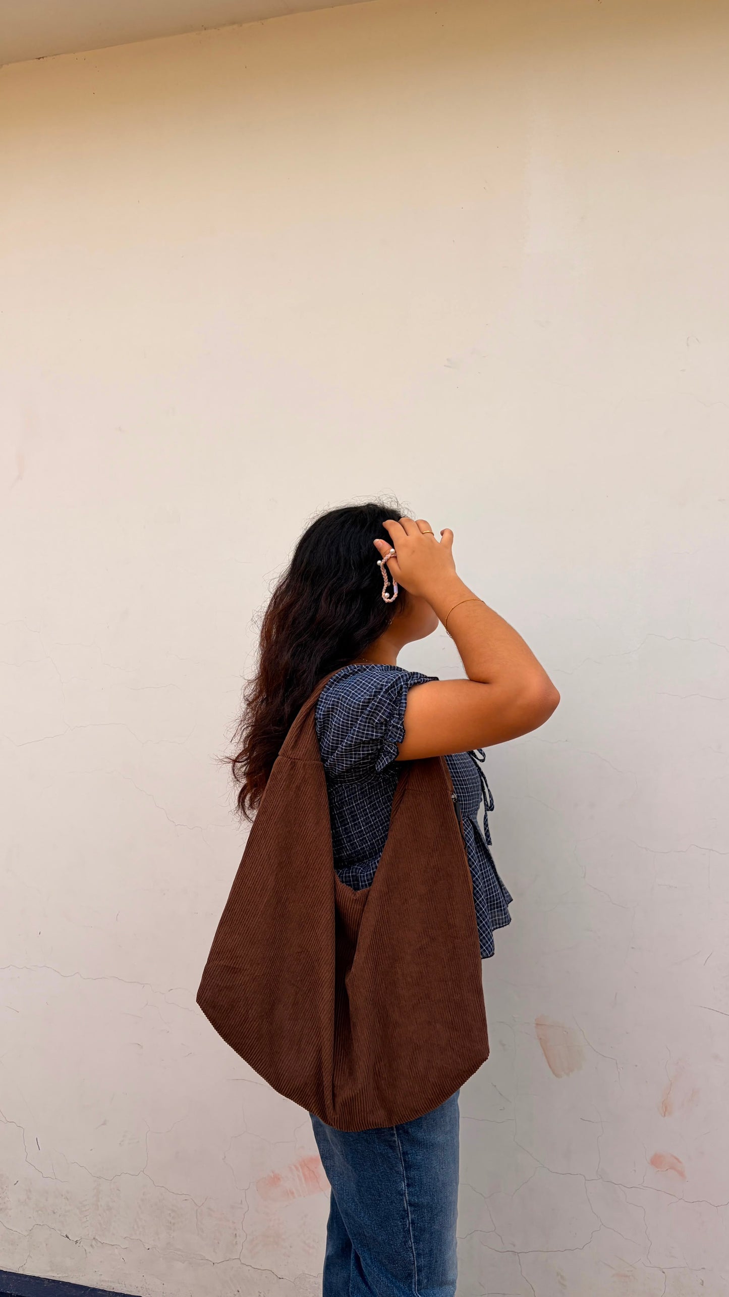 Corduroy spacious shoulder bag